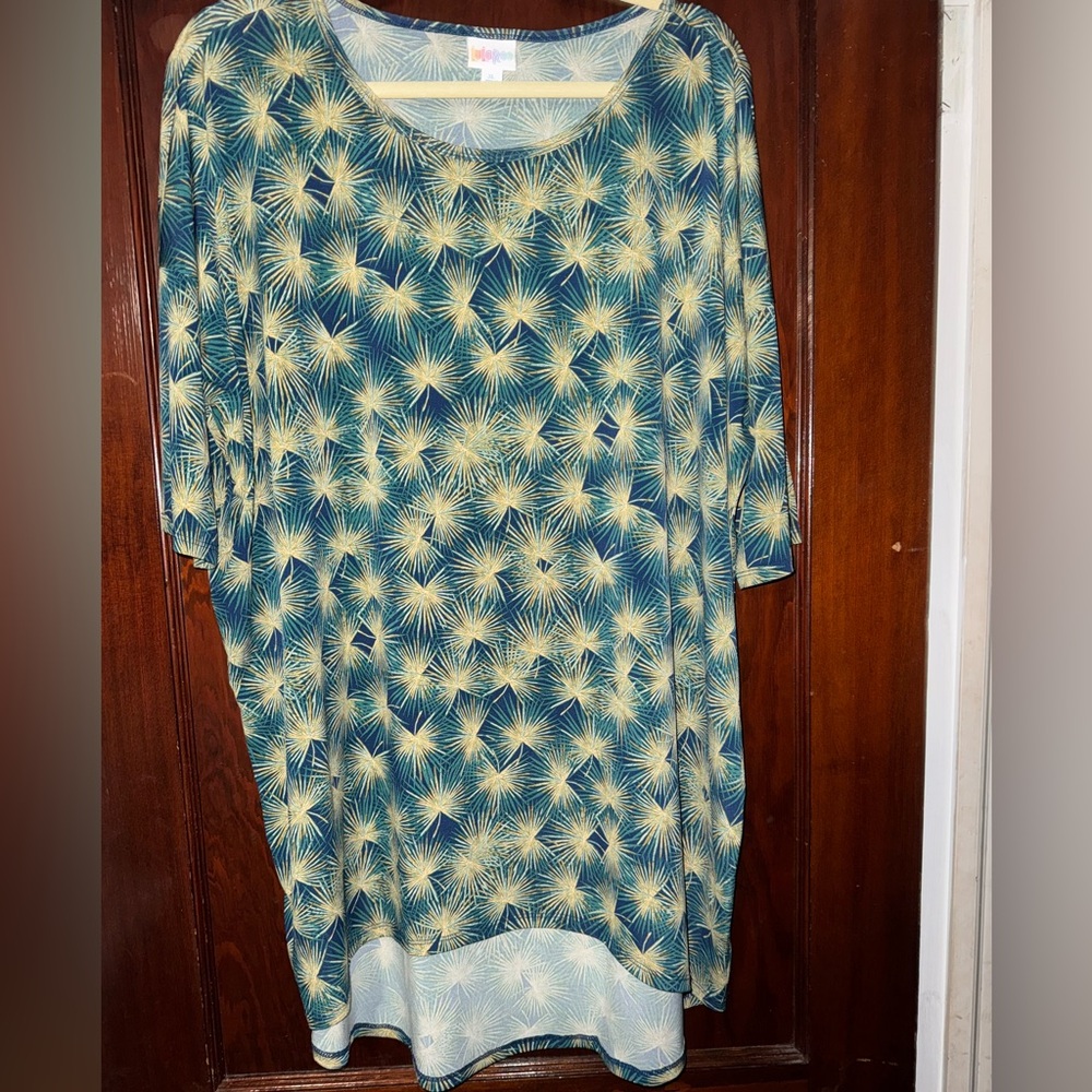 Women’s LuLaRoe Irma Size XL